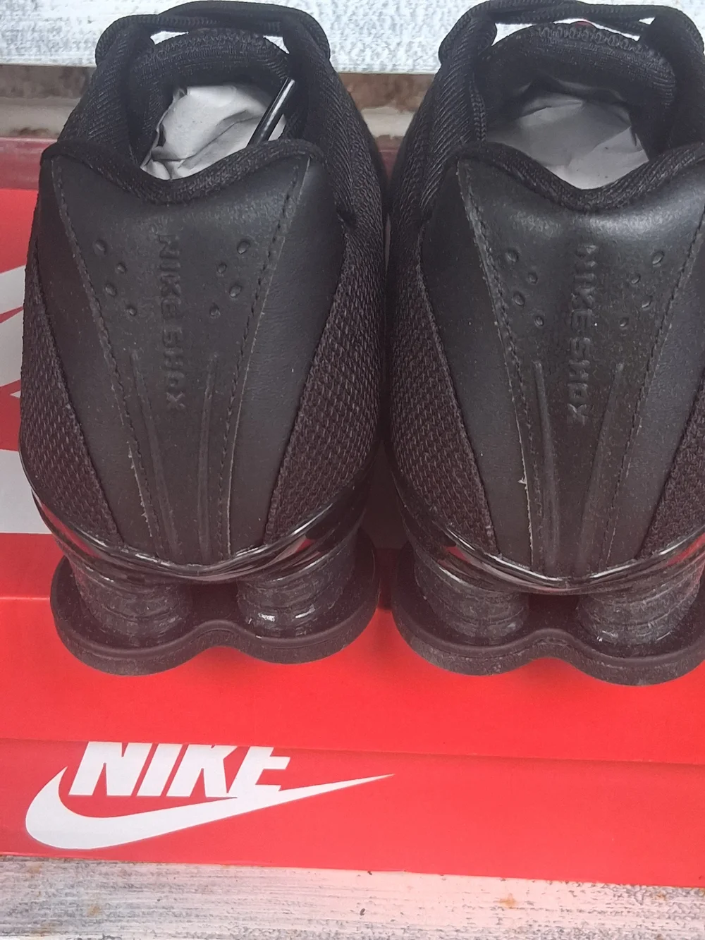 Nike Womens Shox Z  Black  Shoes with Visible Air Cushion
